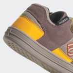 Sneaker HQ5851