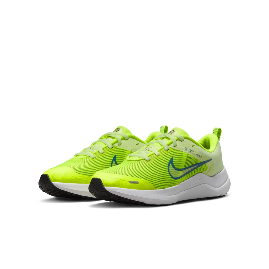 Sneaker DM4194-700