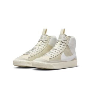 Nike Blazer Mid ’77 D Older Kids’ White (DQ6084-100)
