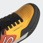 Sneaker HQ1086