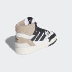 Sneaker GV9323