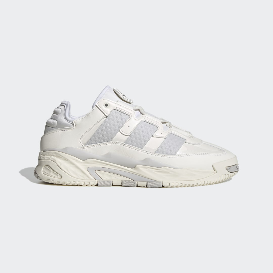 Sneaker IE6818