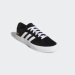 Sneaker EG2732
