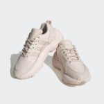 Sneaker HQ1570