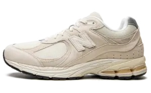 New Balance 2002R “Calm Taupe”: another taupe, and somehow it works