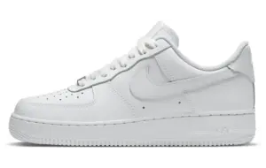 Nike Air Force 1 ’07 “Triple White”: the classic that always works