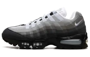 Nike Air Max 95 “Blue Tint”: cool layering for her