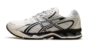 Asics Gel-Nimbus 10.1 “White Ivory”: comfort comes with a cleaning bill