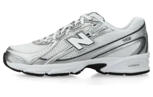 New Balance 740 “White Navy”: a timeless everyday duo