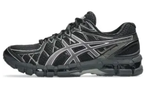 Asics Gel-Kayano 20 “Black Clay Grey”: stealth with teeth