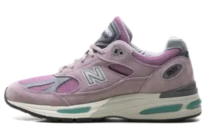New Balance 991v2 “Smoked Pearl”: gray with a hint of blue