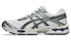 Asics Gel-Cumulus 16 “White Midnight”: white and navy for every day