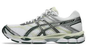 Asics Gel-Cumulus 16 “White Forest Night”: white with an edge