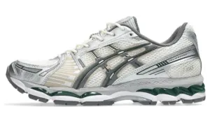 Asics Gel-Kayano 12.1 “Cream Carbon”: the clean, light-colored choice