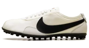 Nike Moon Shoe “Soft Pearl Black”: retro heritage for her
