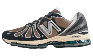 New Balance 1890 “Outerspace / Mushroom”: space blue after dark