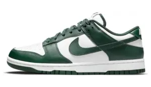Nike Dunk Low Team Green: the green that completes your fit without shouting